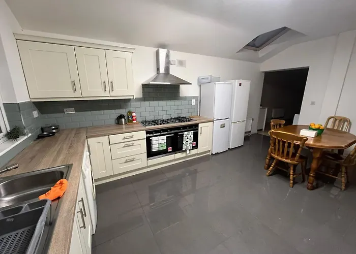 Oda ve Kahvaltı Cama Doble Con Bano Privado D24 *